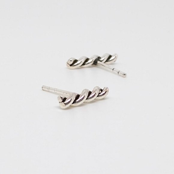 SALE‼️NEW Small S925 Oxidized Twist Bar Minimalist Stud Earrings - Picture 6 of 6